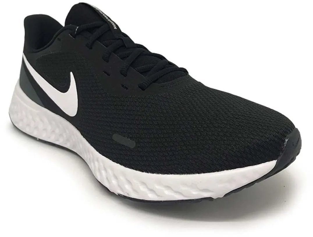 Nike Revolution 5