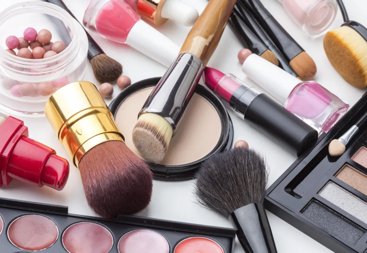 Conheça as 10 melhores bases para uma maquiagem impecável