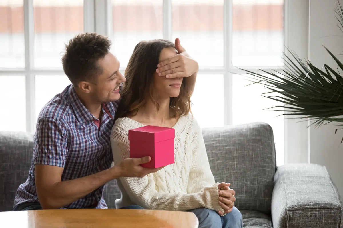 Ideias de presentes criativos para ela no dia dos namorados