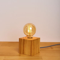 Luminária cubo madeira pinus