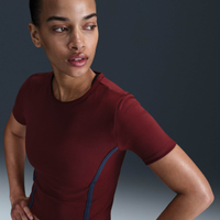 Camiseta Nike One Dri-FIT Fitted Feminina