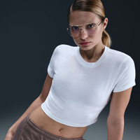 Camiseta Nike Sportswear Chill Knit Cropped Feminina