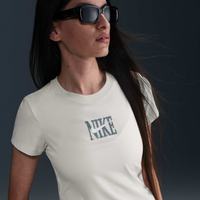 Camiseta Nike Sportswear Essential GRX Feminina