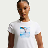 Camiseta Nike Sportswear Photo Feminina