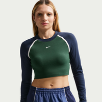 Camiseta Cropped Nike Sportswear Street Feminina