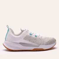 Tênis feminino esportivo com recorte branco