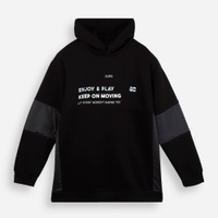Blusão juvenil de moletom com capuz e recortes estampado preto