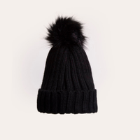 Gorro de tricô com pompom preto