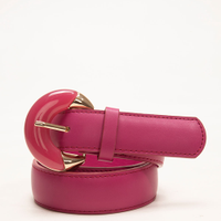Cinto com fivela de metal trabalhada rosa