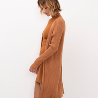 Cardigan alongado de tricot canelado bege