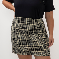 Saia curta xadrez plus size preto