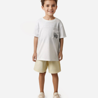 Camiseta de algodão infantil com bolso texturizada off white