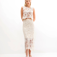 Saia midi de crochet arabescos bege