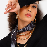 Lenço feminino acetinado folhagem preto