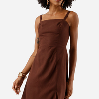 Vestido midi feminino com linho e fenda marrom