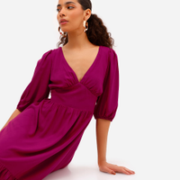 Vestido midi feminino de viscose manga bufante com recorte rosa