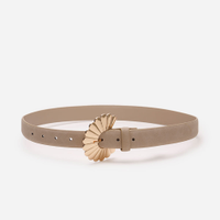 Cinto com fivela floral texturizado bege