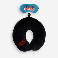 Apoio de pescoço com máscara de dormir stranger things preto