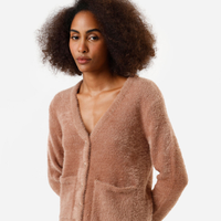 Cardigan feminino de tricot com bolsos texturizado marrom