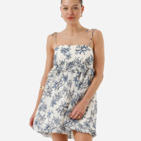 Vestido curto balonê com lurex e babado floral bege