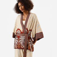 Kimono feminino de viscose com amarração folhagens bege