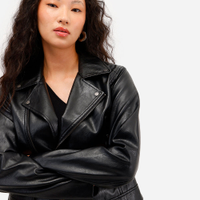 Jaqueta biker feminina com bolsos preta