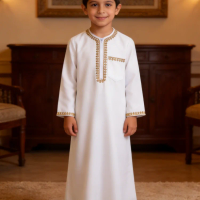 Boys Arabic Thobe White Gold Embroidered Long Sleeve Robe with Kufi Hat Traditional Middle East Dishdasha Kids Elegant Outfit Pe
