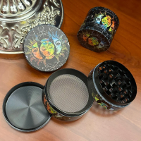 1.4/1.8inch Black Doodle Sun 4-Layers Herb Grinder Zinc Alloy Crusher Metal Cutter Raw Manual Grass Grinder Smoking Tool Gift