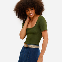 Blusa feminina de viscose decote reto verde