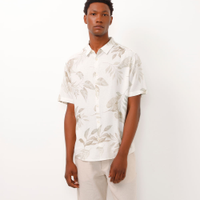 Camisa comfort de linho folhagem branca