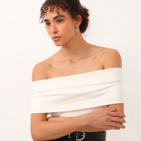 Blusa de viscose decote ombro a ombro off white