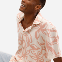 Camisa masculina de viscose manga curta floral rosa