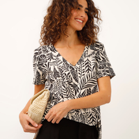 Blusa de viscose decote v folhagem bege