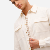 Camisa masculina de sarja manga longa com bolso lapela off white