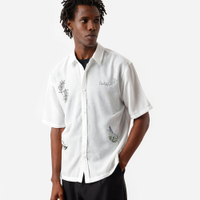 Camisa masculina bordado folhagens off white
