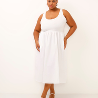Vestido midi evasê plus size off white
