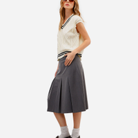 Saia midi feminina com pregas cinza