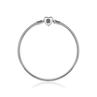 Pulseira Rígida Em Prata 925 Com Fecho Coração - 21 cm