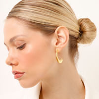 Brinco argola orgânica dourado