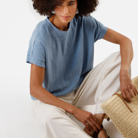 Blusa feminina manga curta texturizada azul