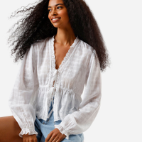 Bata feminina de algodão com amarração bordada xadrez off white
