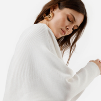 Suéter amplo feminino de tricot canelado off white