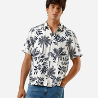 Camisa masculina com viscose manga curta folhagens off white