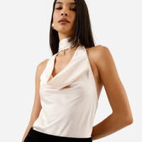 Blusa frente única feminina decote degagê acetinada bege