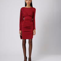 Vestido curto feminino franzido com capa mindset vinho