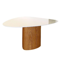 Mesa de Jantar Cone orgânica Redonda 160x164 cm Base Freijó com Tampo Laqueado