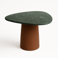 Mesa de Jantar Orgânica Tríon 120x123cm Base Nogueira Tampo Mármore Guatemala