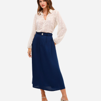 Saia midi evasê feminina com linho azul
