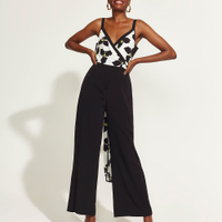 Macacão Feminino DVF com Transpasse Estampado Floral Alça Fina Preto
