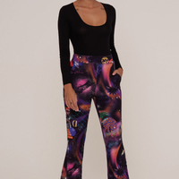 Calça Flare Estampa Multiverso